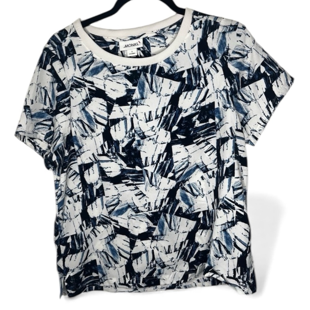 Monki Blue and White Patterned Short Sleeve Tee